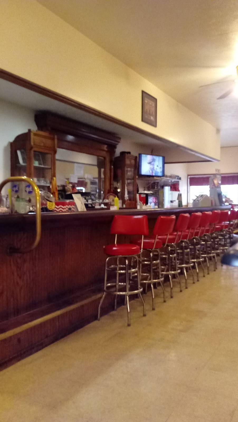 Hickory Cafe | restaurant | 102 Washington St, New Richmond, IN 47967, USA | 7653397700 OR +1 765-339-7700