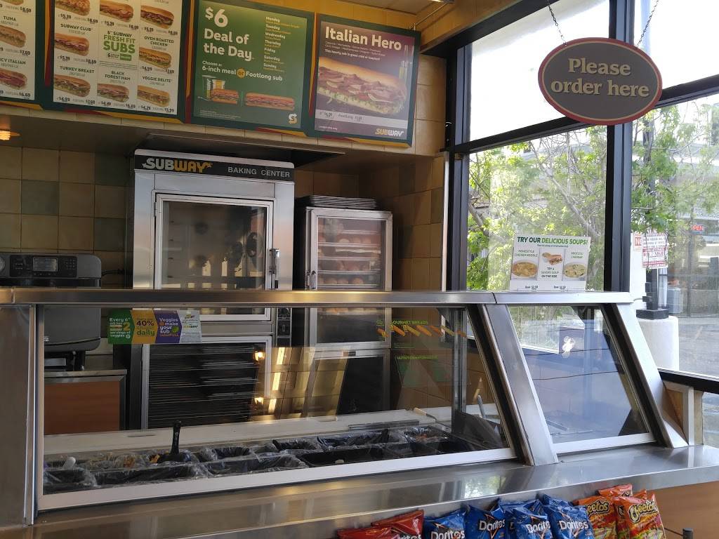 Subway Restaurants | restaurant | 9103 De Soto Ave, Chatsworth, CA 91311, USA | 8187739495 OR +1 818-773-9495