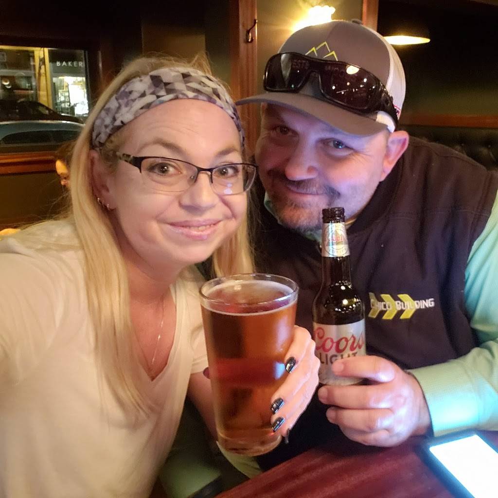 Bills Towne Lounge | restaurant | 135 Main St, Chico, CA 95928, USA | 5304877031 OR +1 530-487-7031