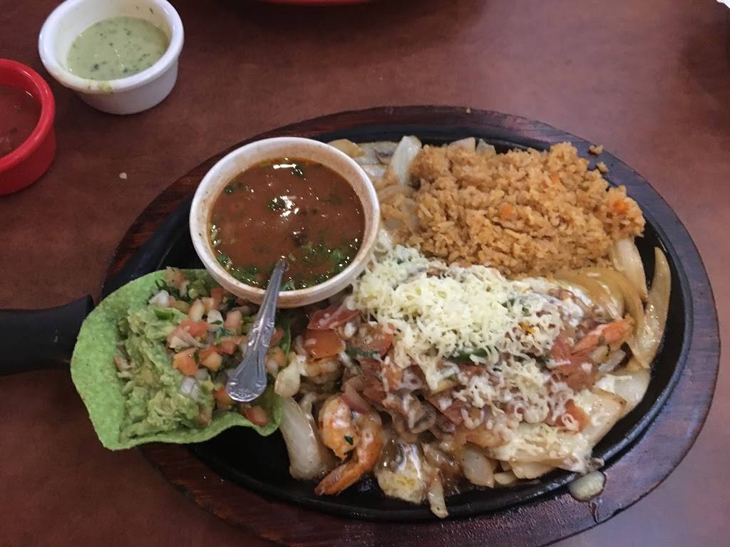 Los Cabos Mexican Grill | restaurant | 2543 TX-71, Columbus, TX 78934, USA | 9797329744 OR +1 979-732-9744