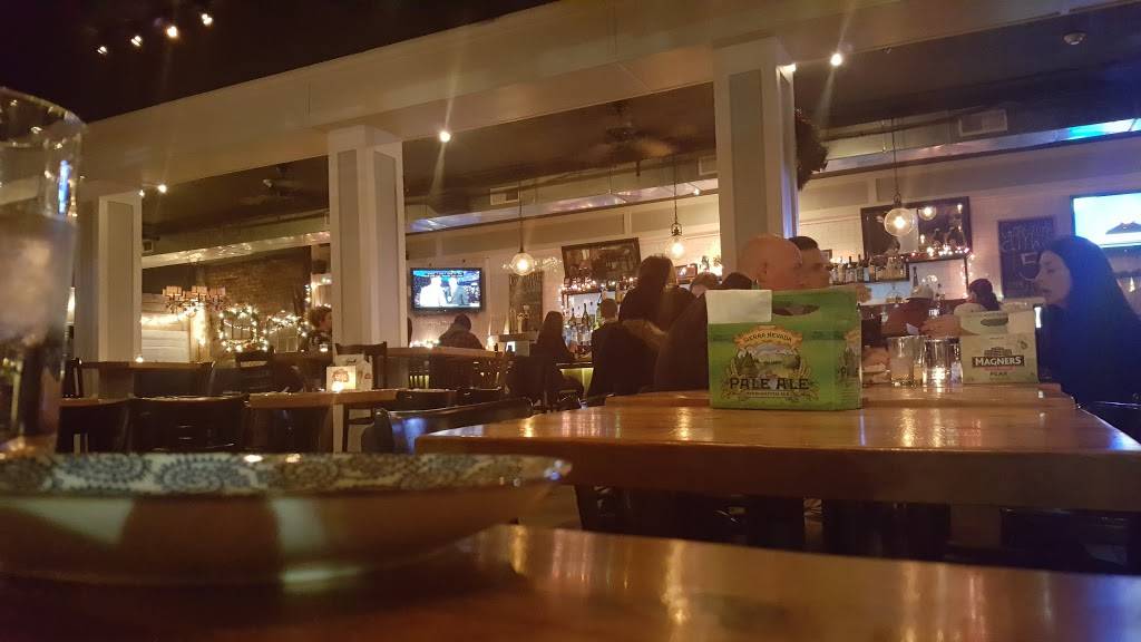 The Gaslight | restaurant | 120 Market St, Philadelphia, PA 19106, USA | 2159257691 OR +1 215-925-7691