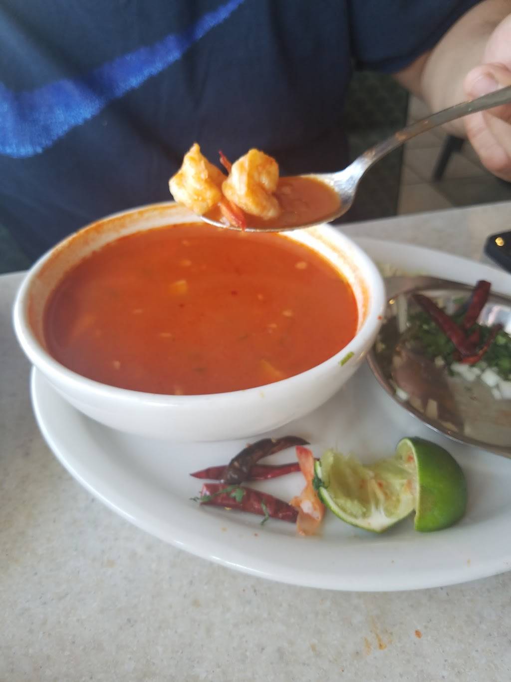 Mariscos El Amigo II | restaurant | 915 Summit St, Elgin, IL 60120, USA | 8478417615 OR +1 847-841-7615