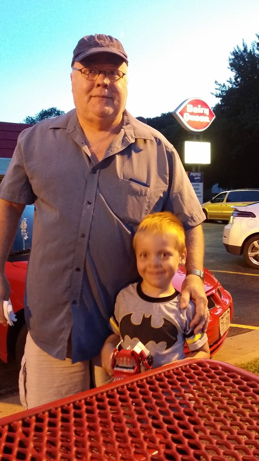 Dairy Queen Store | restaurant | 2300 Rhomberg, Dubuque, IA 52001, USA | 5635822727 OR +1 563-582-2727