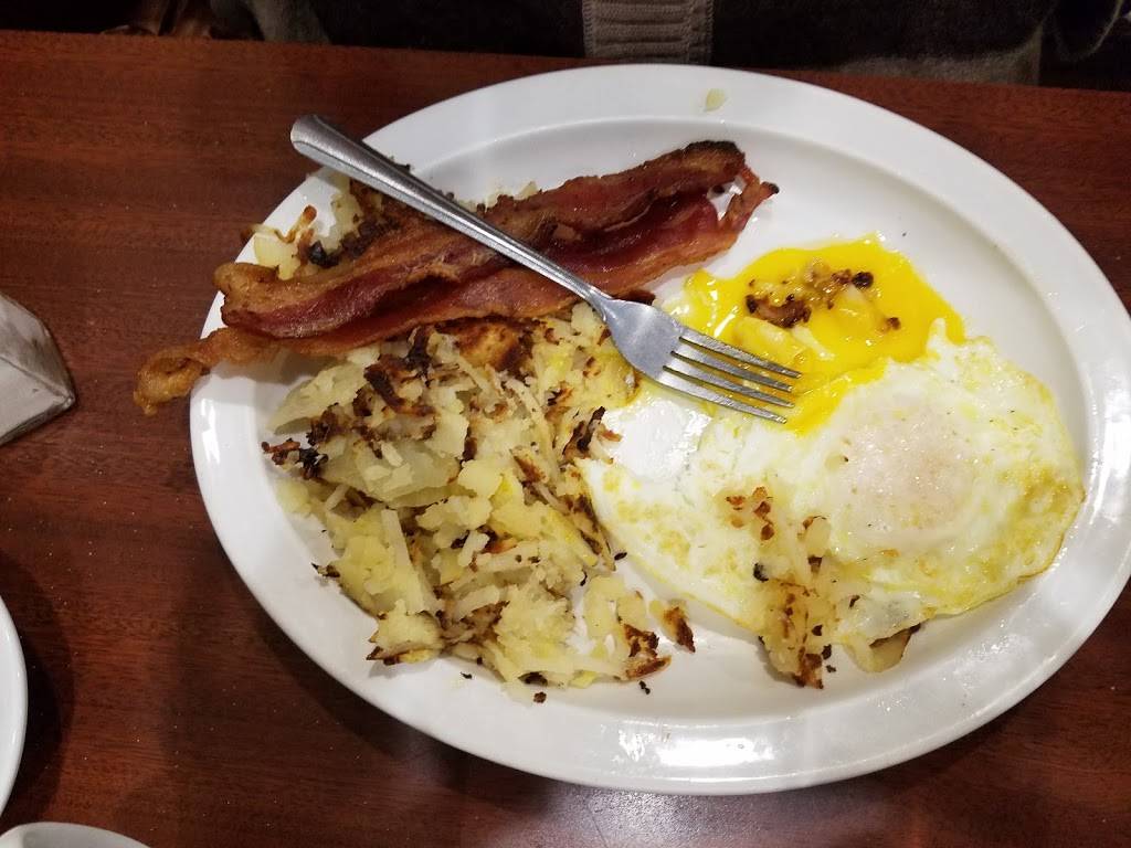 Alexanders Polish American Restaurant | restaurant | 559 S Lafayette St, South Lyon, MI 48178, USA | 2484861405 OR +1 248-486-1405