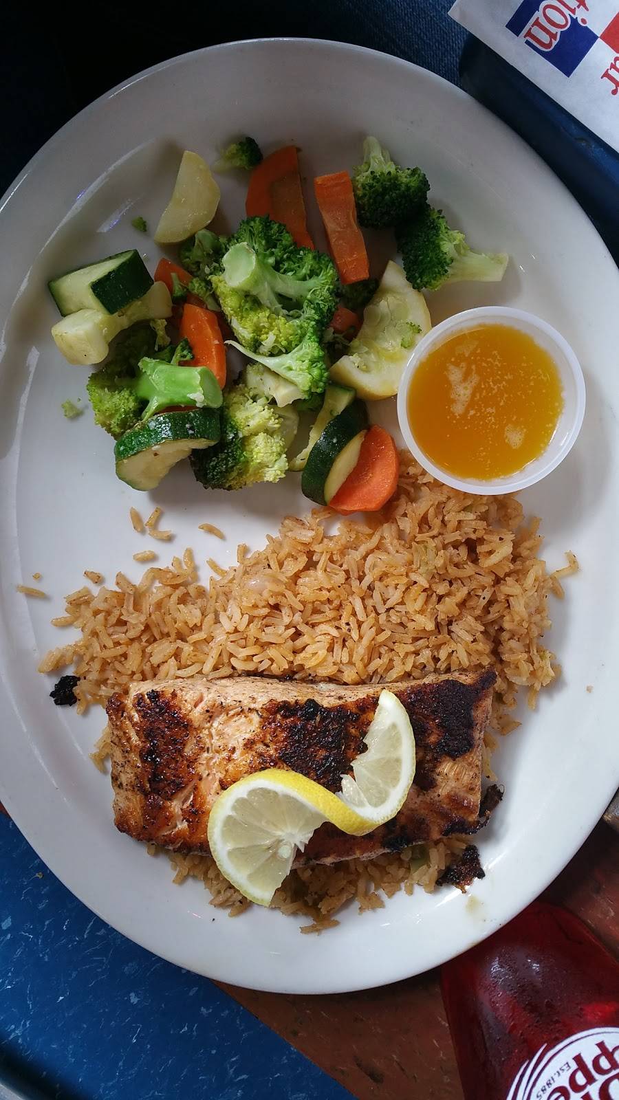 Willies Grill & Icehouse | restaurant | 4051 N Loop 1604 W, San Antonio, TX 78257, USA | 2104934333 OR +1 210-493-4333