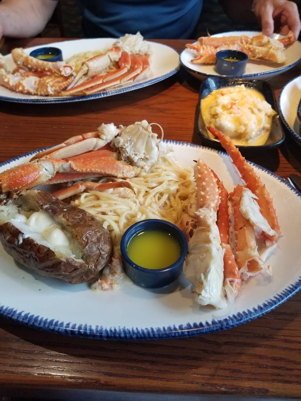 Red Lobster | restaurant | 4717 I-10, Baytown, TX 77521, USA | 2814215656 OR +1 281-421-5656