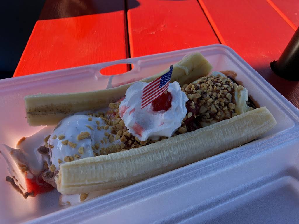 Flagpole Drive-In Inc | restaurant | 514 E 9th St, Rochester, IN 46975, USA | 5742236218 OR +1 574-223-6218