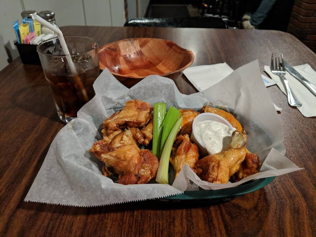 Freds | restaurant | 22 Water St, Fredonia, NY 14063, USA | 7166726999 OR +1 716-672-6999