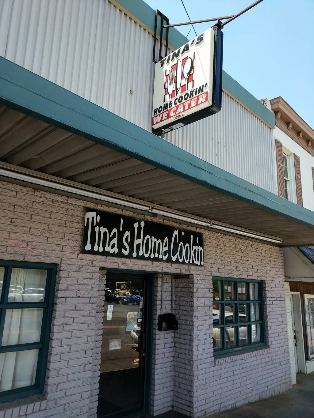 Tinas Home Cookin | restaurant | 136 East St N, Talladega, AL 35160, USA | 2567610392 OR +1 256-761-0392