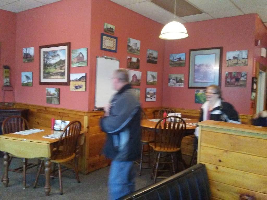 Country Cookn At The Lakeside | restaurant | 1457 Lake Shore Rd, Gilford, NH 03249, USA | 6035243304 OR +1 603-524-3304