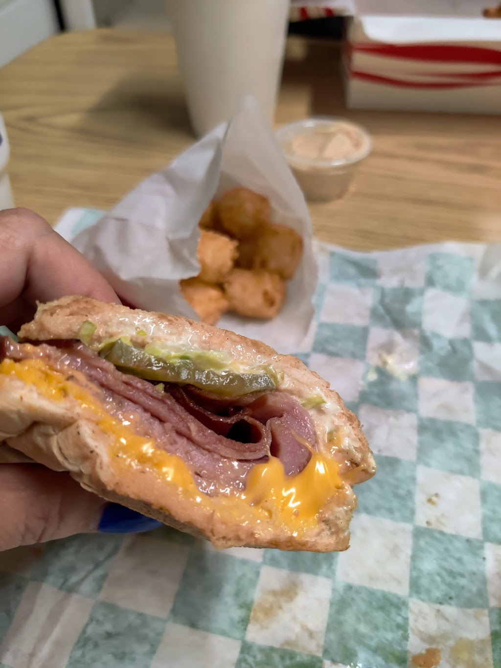 Bernices Sandwich Shop | restaurant | 911 SW Main St, Bunkie, LA 71322, USA | 3183462893 OR +1 318-346-2893