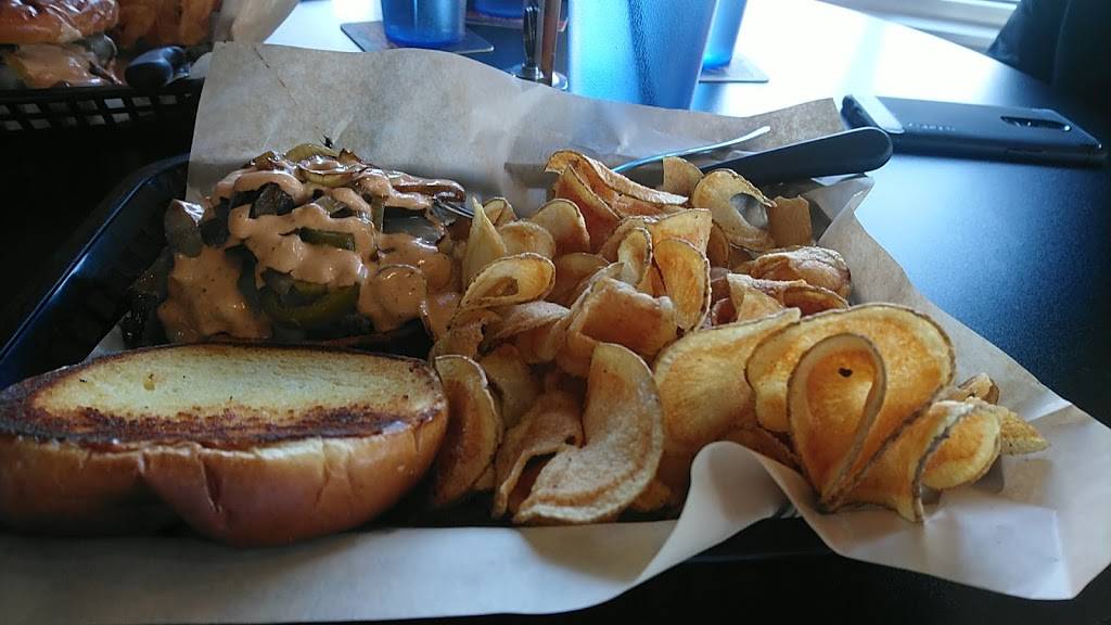 Mr. Brews Taphouse | restaurant | 5271 High Crossing Blvd, Madison, WI 53718, USA | 6084225424 OR +1 608-422-5424