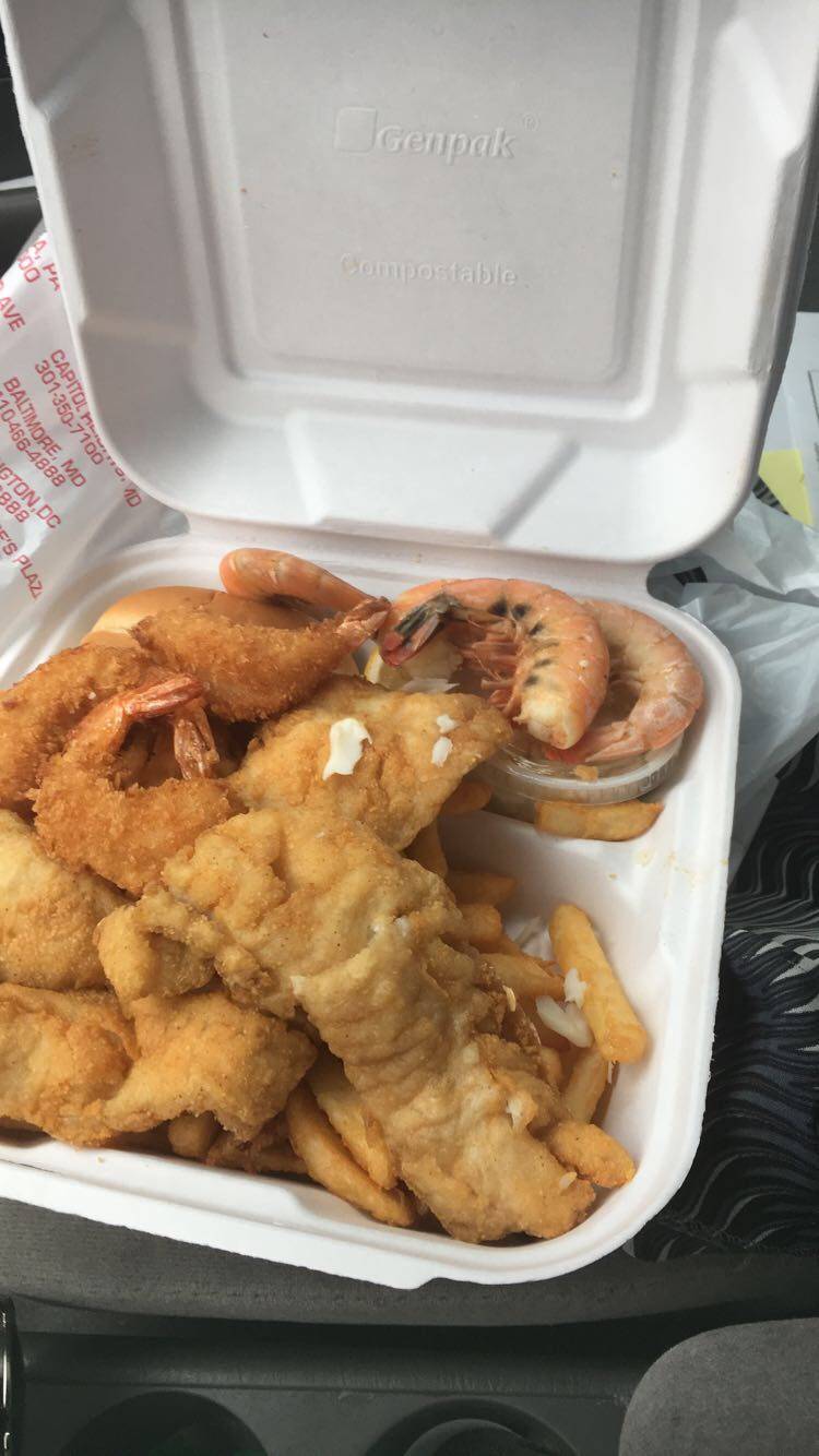 Camerons Seafood | restaurant | 875 Hungerford Dr, Rockville, MD 20850, USA | 3012511000 OR +1 301-251-1000