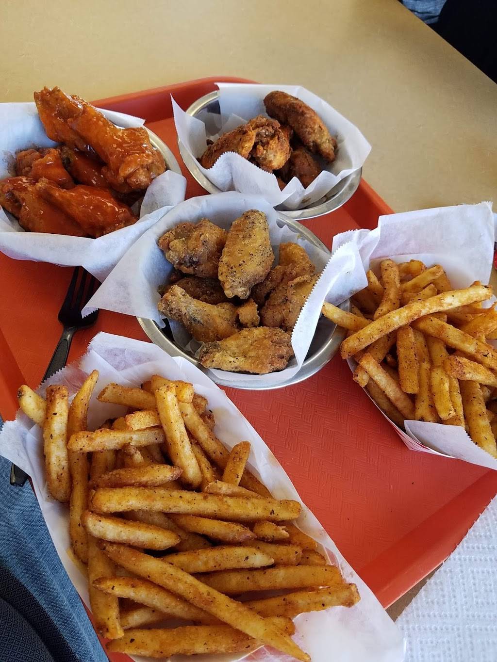 Crazy Mikes Wings | restaurant | 5350 W Bell Rd, Glendale, AZ 85308, USA | 6234636881 OR +1 623-463-6881