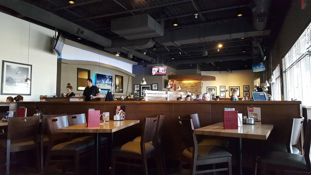 Boston Pizza | restaurant | 1565 Upper James St, Hamilton, ON L9B 1K2, Canada | 9055740333 OR +1 905-574-0333