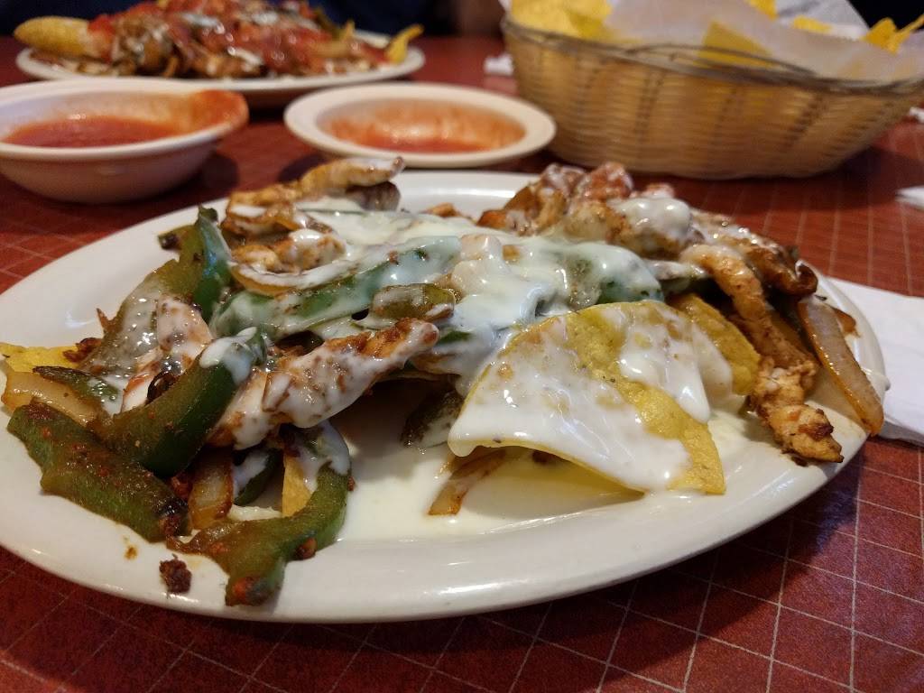 Tequilas Mexican Restaurant | restaurant | 721 W Washington St, Benton, IL 62812, USA | 6184353112 OR +1 618-435-3112