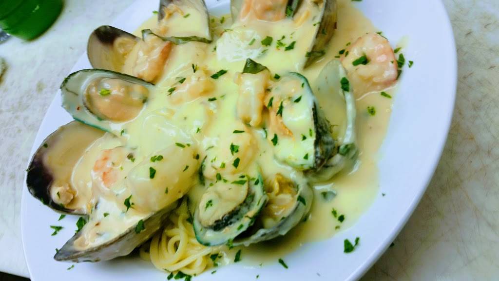 Lapiazza Ristorante | restaurant | 435 W Division St, Coal City, IL 60416, USA | 8156348300 OR +1 815-634-8300