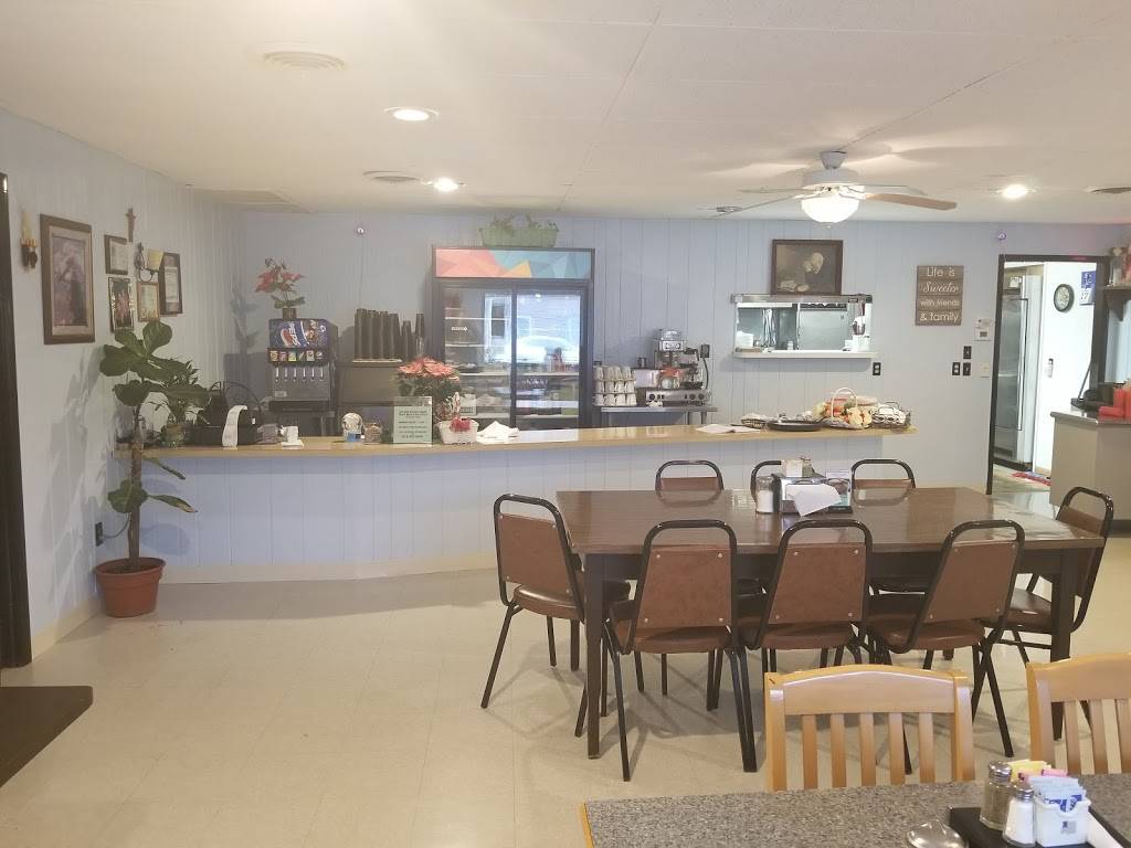 Cissna Park Family Restaurant | restaurant | 104 N 2nd St, Cissna Park, IL 60924, USA | 8154572994 OR +1 815-457-2994