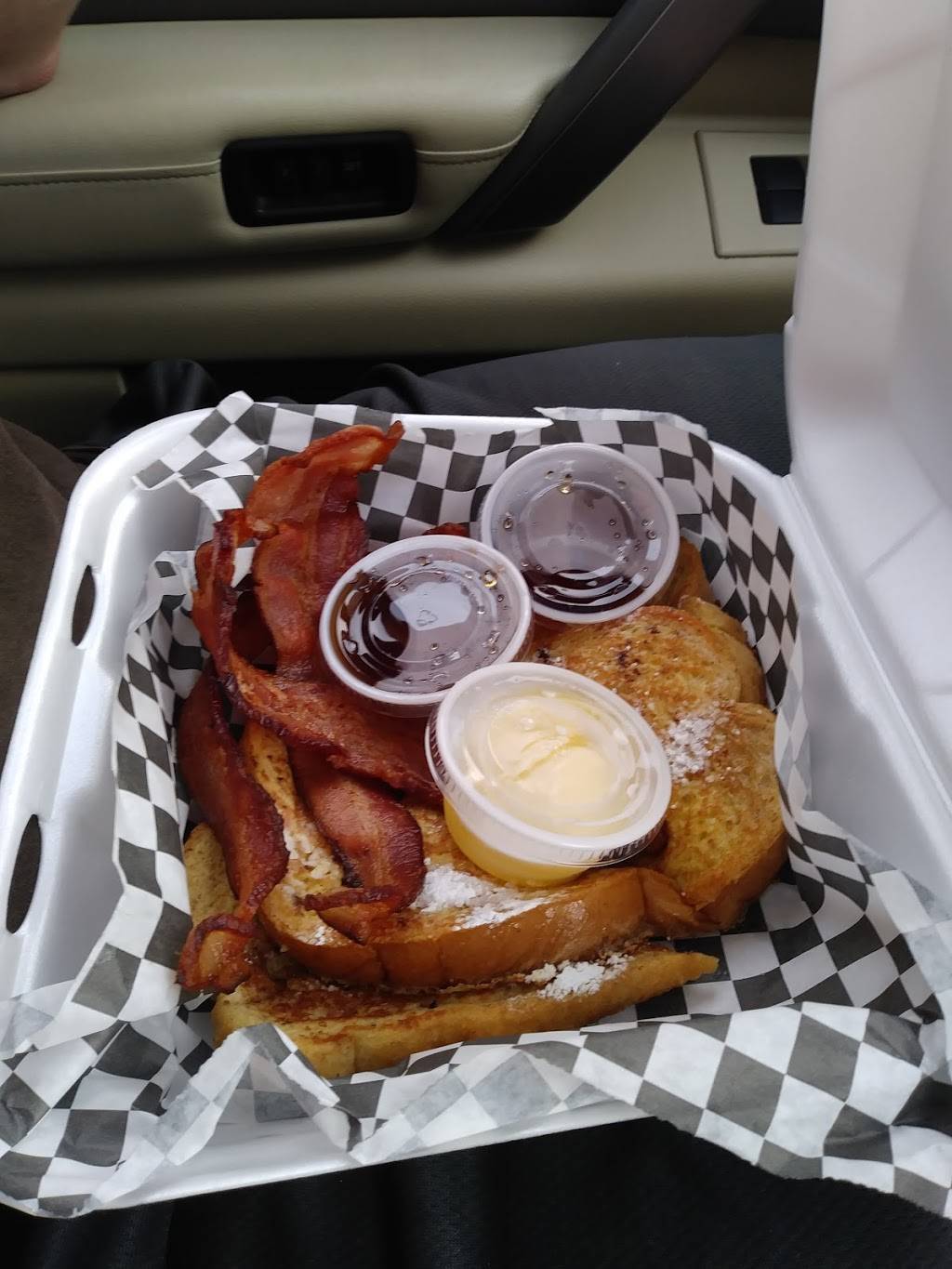 Hwy 12 Diner | restaurant | 1000 CA-12, Rio Vista, CA 94571, USA | 7073742695 OR +1 707-374-2695