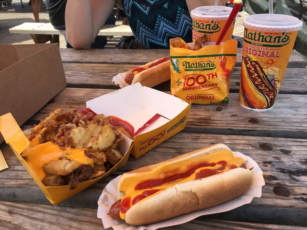 Nathans Famous | restaurant | 1205 Riegelmann Boardwalk, Brooklyn, NY 11224, USA | 7189751905 OR +1 718-975-1905