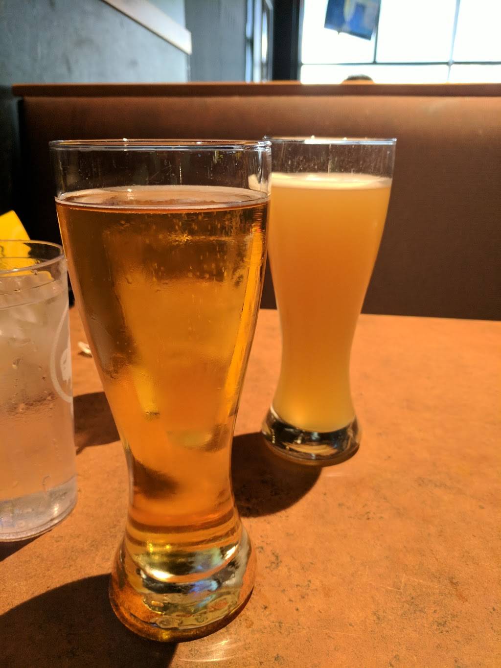 Buffalo Wild Wings | meal takeaway | 8255 S Chester St Suite 200, Centennial, CO 80112, USA | 3037689464 OR +1 303-768-9464