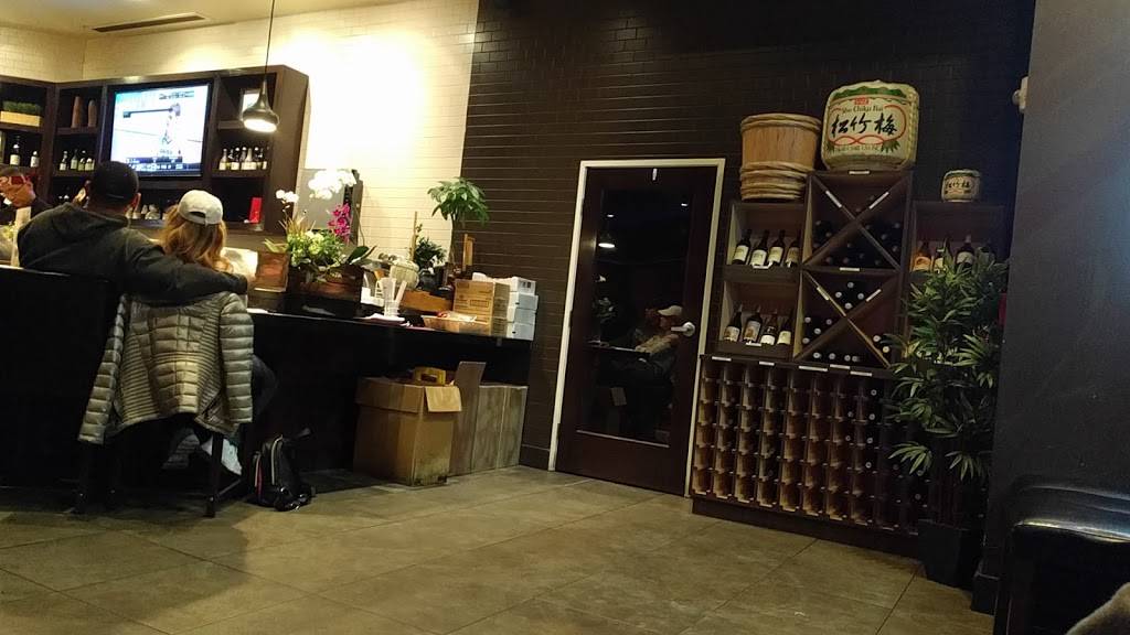 Arigato Sushi | restaurant | 1740 N Main St, Salinas, CA 93906, USA | 8314430100 OR +1 831-443-0100