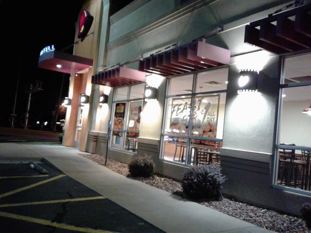 Taco Bell | meal takeaway | 2602 Auburn St, Rockford, IL 61101, USA | 8159657445 OR +1 815-965-7445