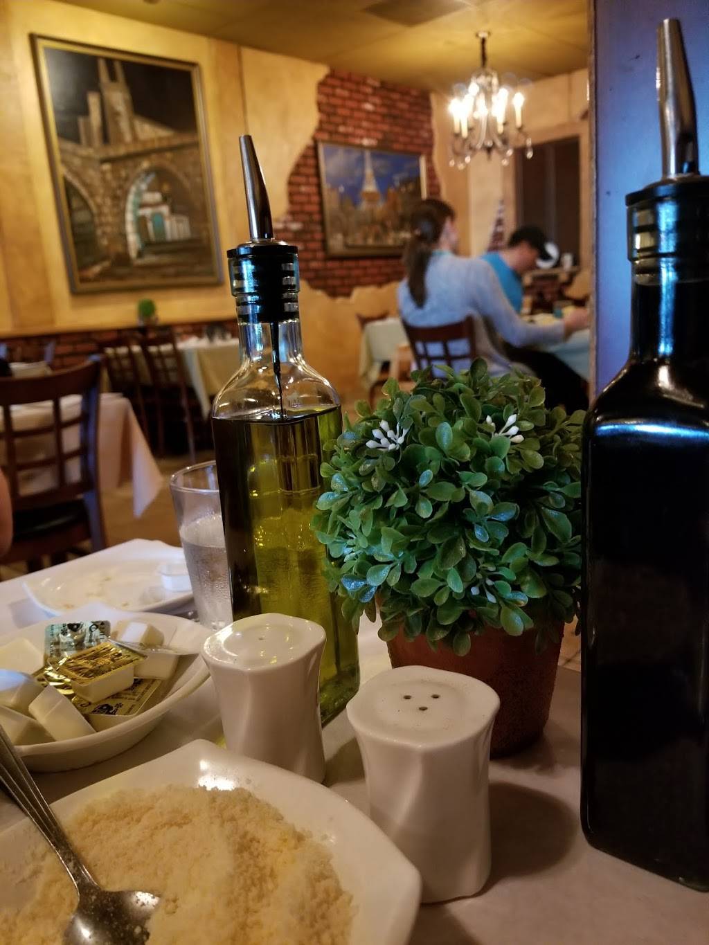 Ovidio Italian Restaurant | restaurant | 3097 W Bullard Ave, Fresno, CA 93711, USA | 5594351396 OR +1 559-435-1396