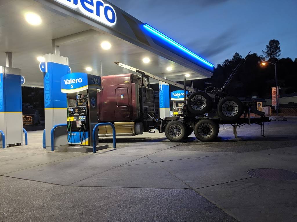 Valero Gas & Chesters Fried Chicken | restaurant | 40387 CA-41, Oakhurst, CA 93644, USA | 5596586333 OR +1 559-658-6333
