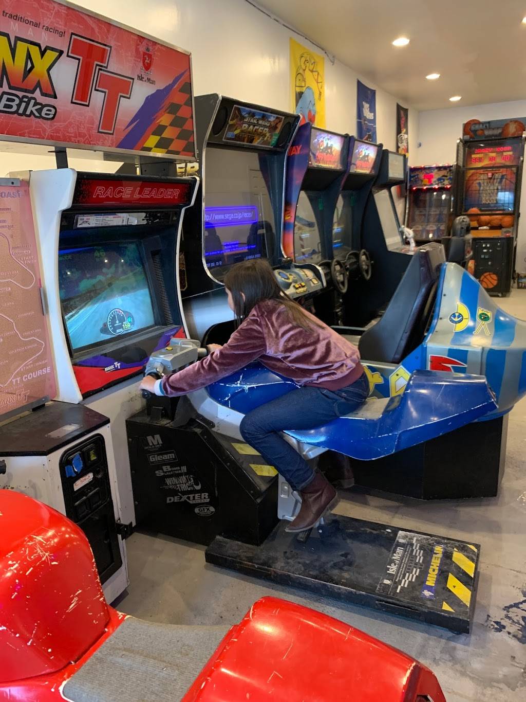 Waterland Arcade | meal takeaway | 22306 Marine View Dr S, Des Moines, WA 98198, USA | 2066537679 OR +1 206-653-7679