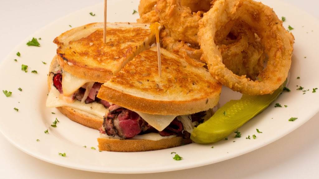 Victors Deli American Diner & Bar | restaurant | 1425 NASA Road 1, Houston, TX 77058, USA | 2812808080 OR +1 281-280-8080