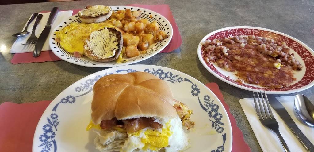 Maddies | restaurant | 395 Main St, East Hartford, CT 06118, USA | 8605697339 OR +1 860-569-7339