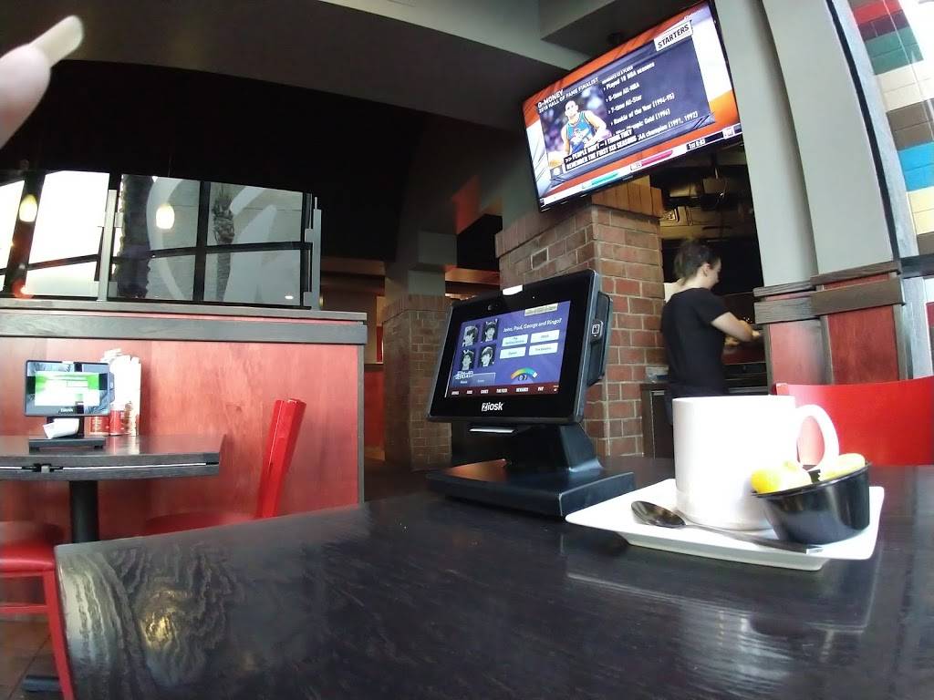 Red Robin Gourmet Burgers and Brews | restaurant | 1080 Brea Mall, Brea, CA 92821, USA | 7145296766 OR +1 714-529-6766