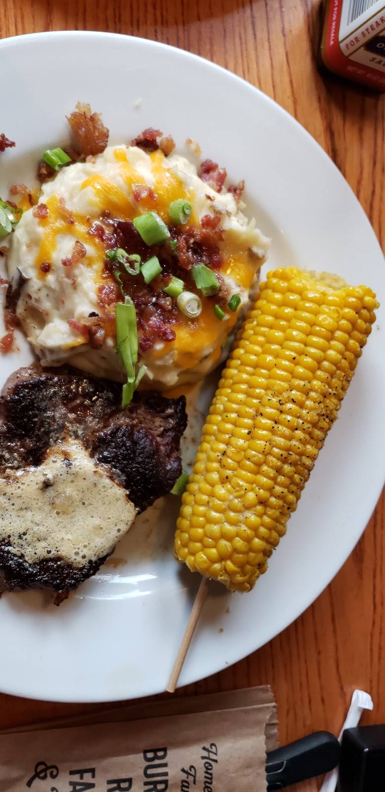 Chilis Grill & Bar | meal takeaway | 9886 Old US 20, Rossford, OH 43460, USA | 4198730696 OR +1 419-873-0696