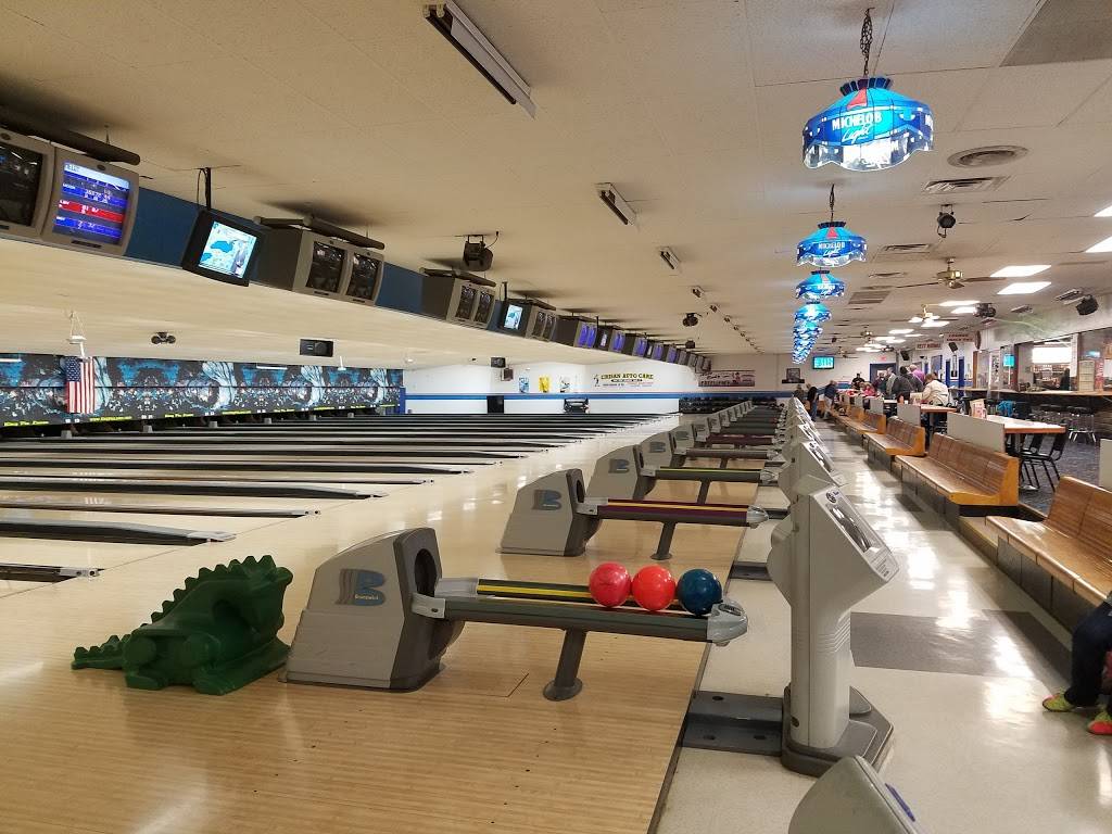 King Pin Lanes | restaurant | 7157 E Dominick St, Rome, NY 13440, USA | 3153369999 OR +1 315-336-9999