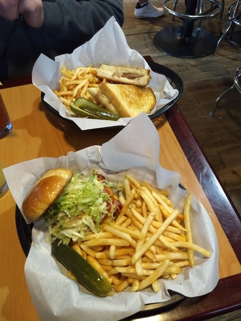 The Grid Bar & Grill | night club | 8545 N Lake Blvd, Kings Beach, CA 96143, USA | 5305460300 OR +1 530-546-0300