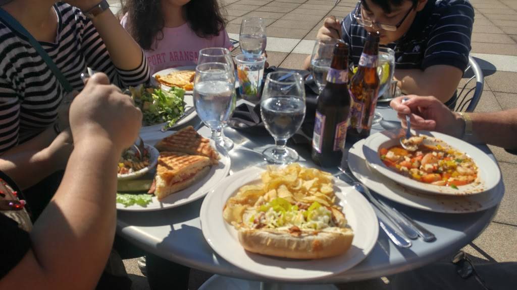 Cafe Barattas | restaurant | 600 E Locust St, Des Moines, IA 50319, USA | 5152813294 OR +1 515-281-3294