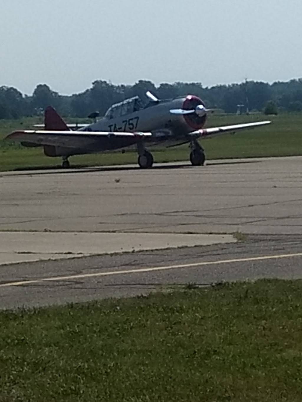 Joe-Lees crosswinds Cafe | restaurant | 208 Airport Dr, Owosso, MI 48867, USA | 9892774986 OR +1 989-277-4986