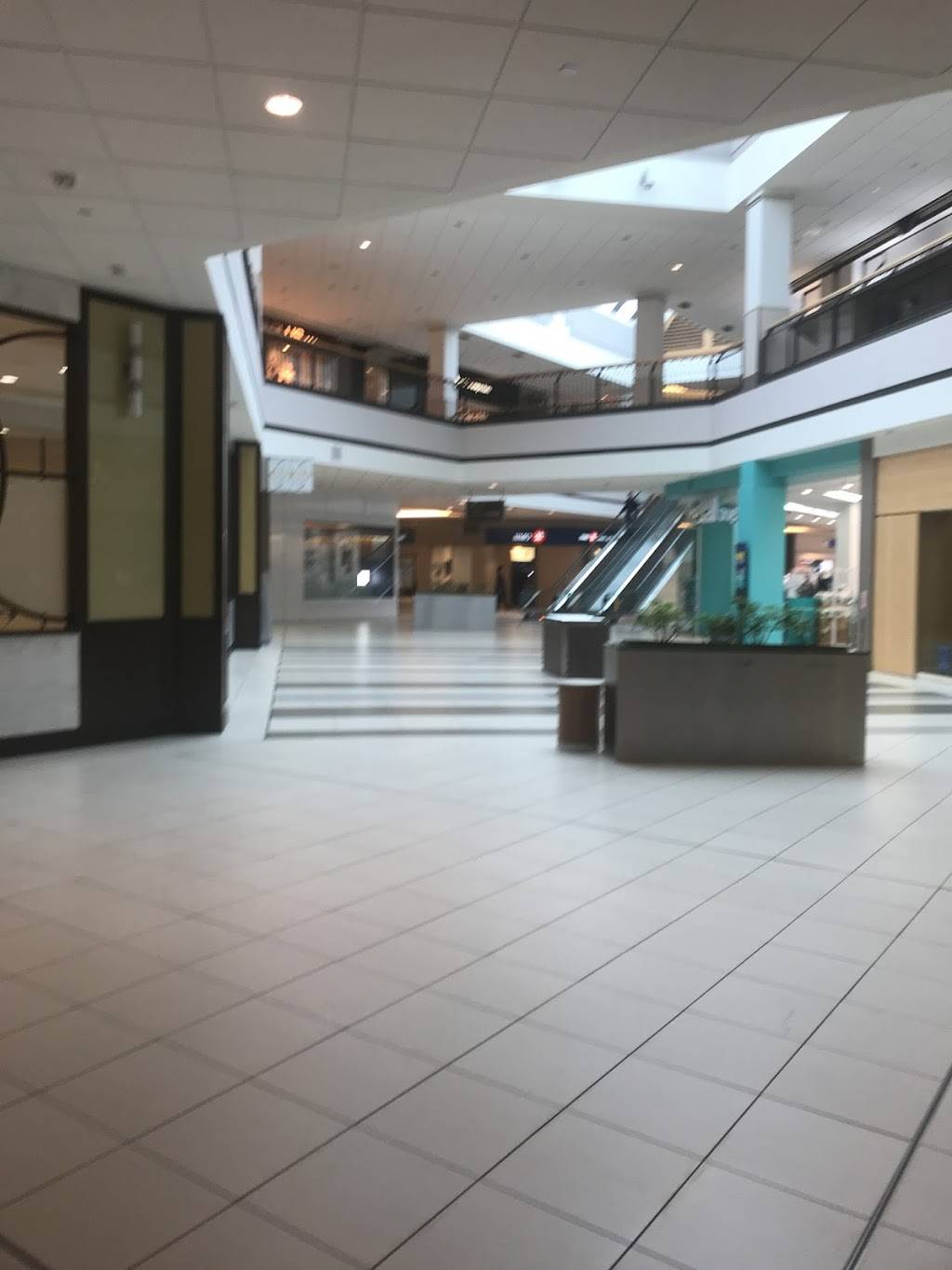 Promenade | shopping mall | 1 Promenade Cir, Thornhill, ON L4J 4P8, Canada | 9057640020 OR +1 905-764-0020