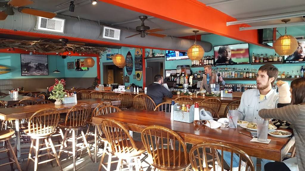 Ritas Seaside Grille | restaurant | 2 Center St, Folly Beach, SC 29439, USA | 8435882525 OR +1 843-588-2525