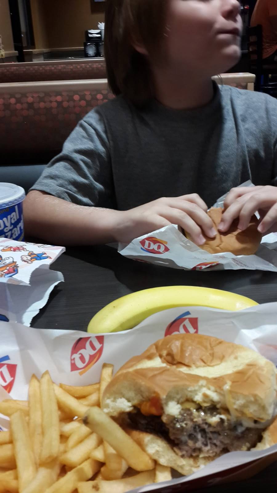 Dairy Queen Grill & Chill | restaurant | 1601 Avalon Ave, Muscle Shoals, AL 35661, USA | 2563665376 OR +1 256-366-5376