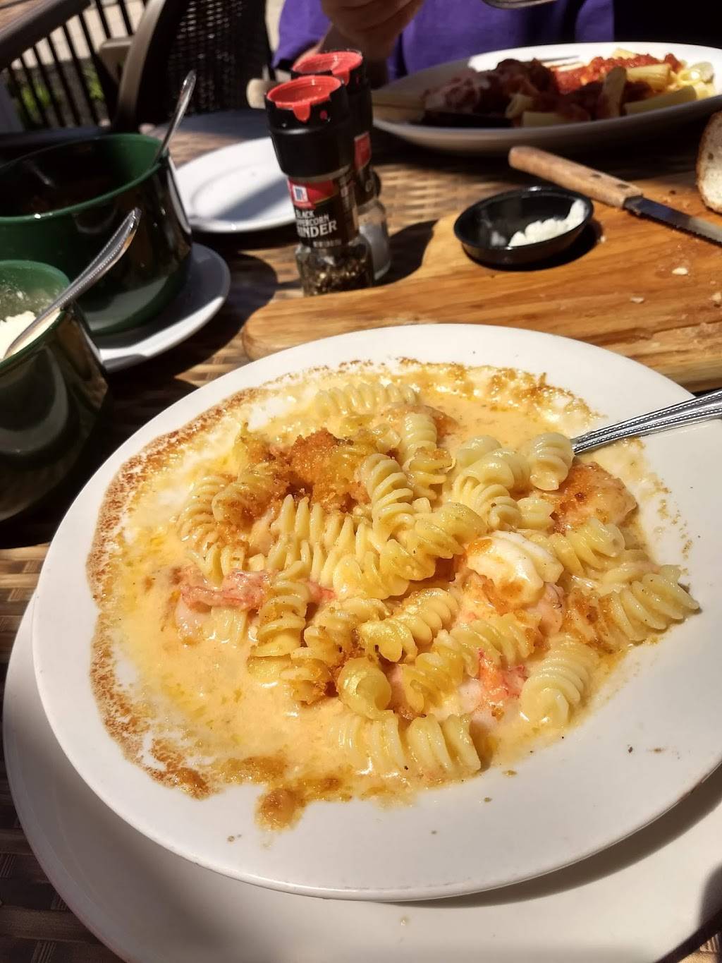 Nesticos | restaurant | 412 N Main St, North Syracuse, NY 13212, USA | 3154585188 OR +1 315-458-5188