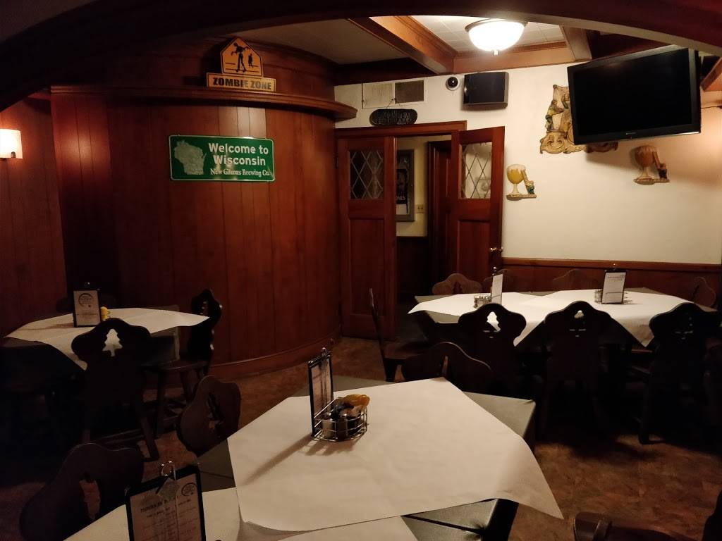 On The Clock Bar & Grill | restaurant | 4301 S Howell Ave, Milwaukee, WI 53207, USA | 4147442383 OR +1 414-744-2383