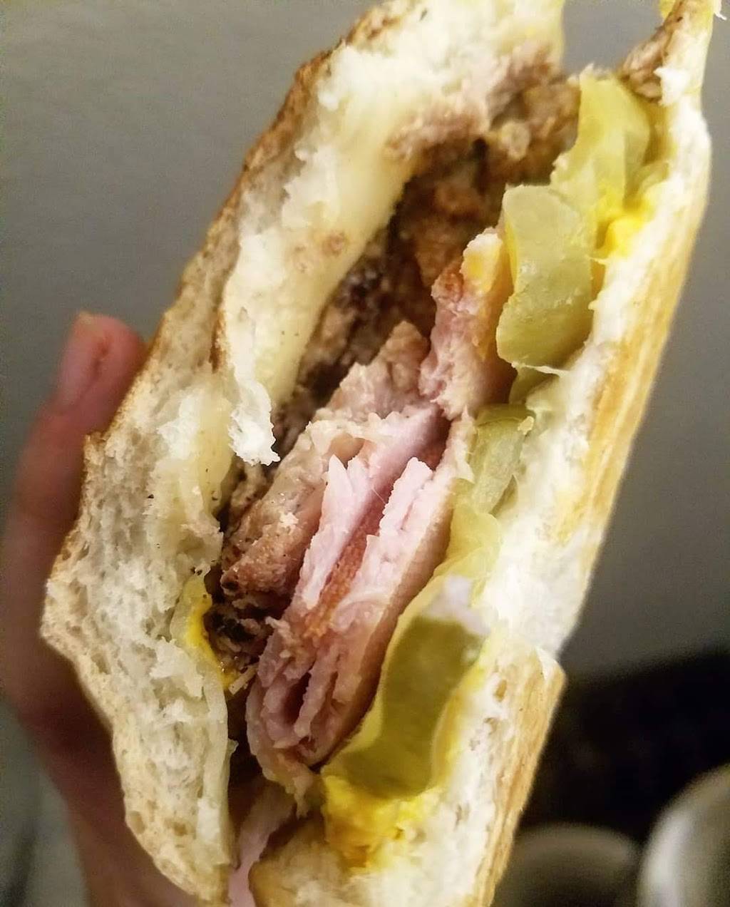 Benis Cubano | restaurant | 231 Peachtree Avenue Northeast FC, 15, Atlanta, GA 30303, USA | 7702129076 OR +1 770-212-9076