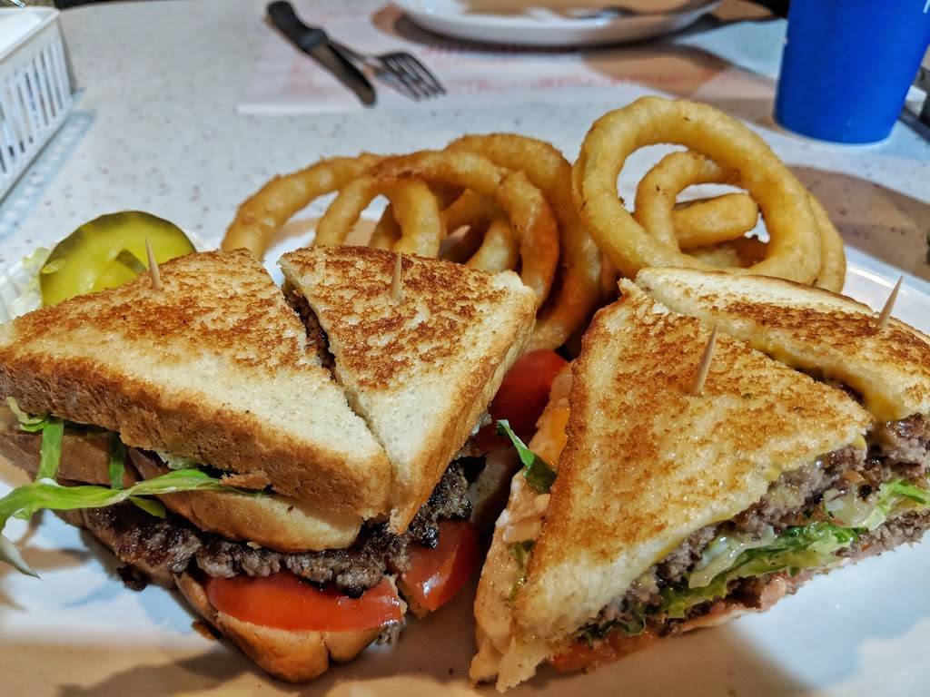 Restaurant Paulo & Suzanne | restaurant | 5501 Boul Gouin O, Montréal, QC H4J 1C8, Canada | 5143365561 OR +1 514-336-5561