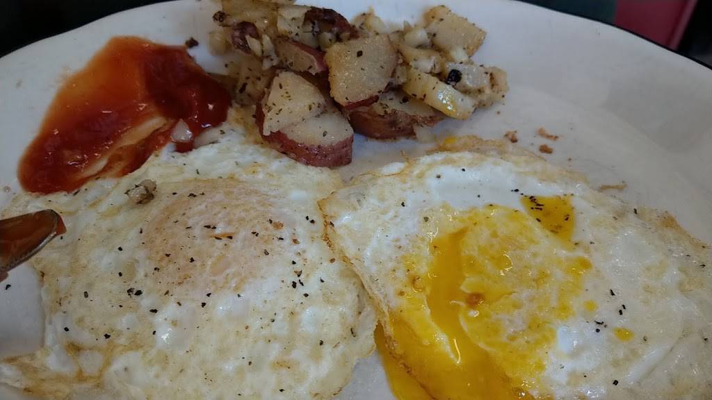 Maugus Restaurant | restaurant | 300 Washington St, Wellesley, MA 02481, USA | 7812359647 OR +1 781-235-9647