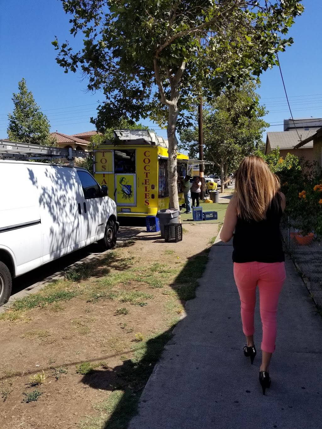 Los Primos Lonchera | restaurant | 112 N Hesperian St, Santa Ana, CA 92703, USA | 3107352269 OR +1 310-735-2269