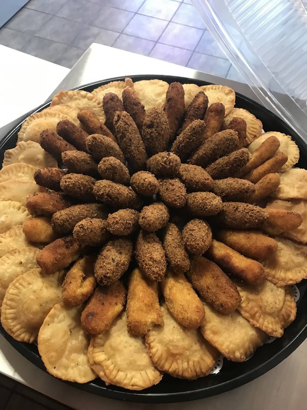 Marys Bakery & Restaurant | restaurant | 2401 River Ave, Camden, NJ 08105, USA | 8562545278 OR +1 856-254-5278