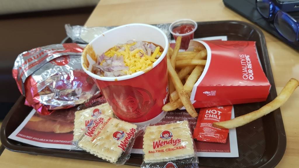 Wendys | restaurant | 393 E 10th St, Gilroy, CA 95020, USA | 4088421036 OR +1 408-842-1036