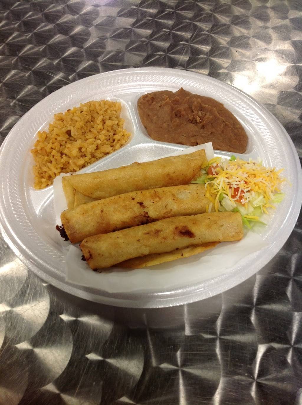 Las Tres Amigas | restaurant | 910 SE Military Dr, San Antonio, TX 78214, USA | 2103222835 OR +1 210-322-2835